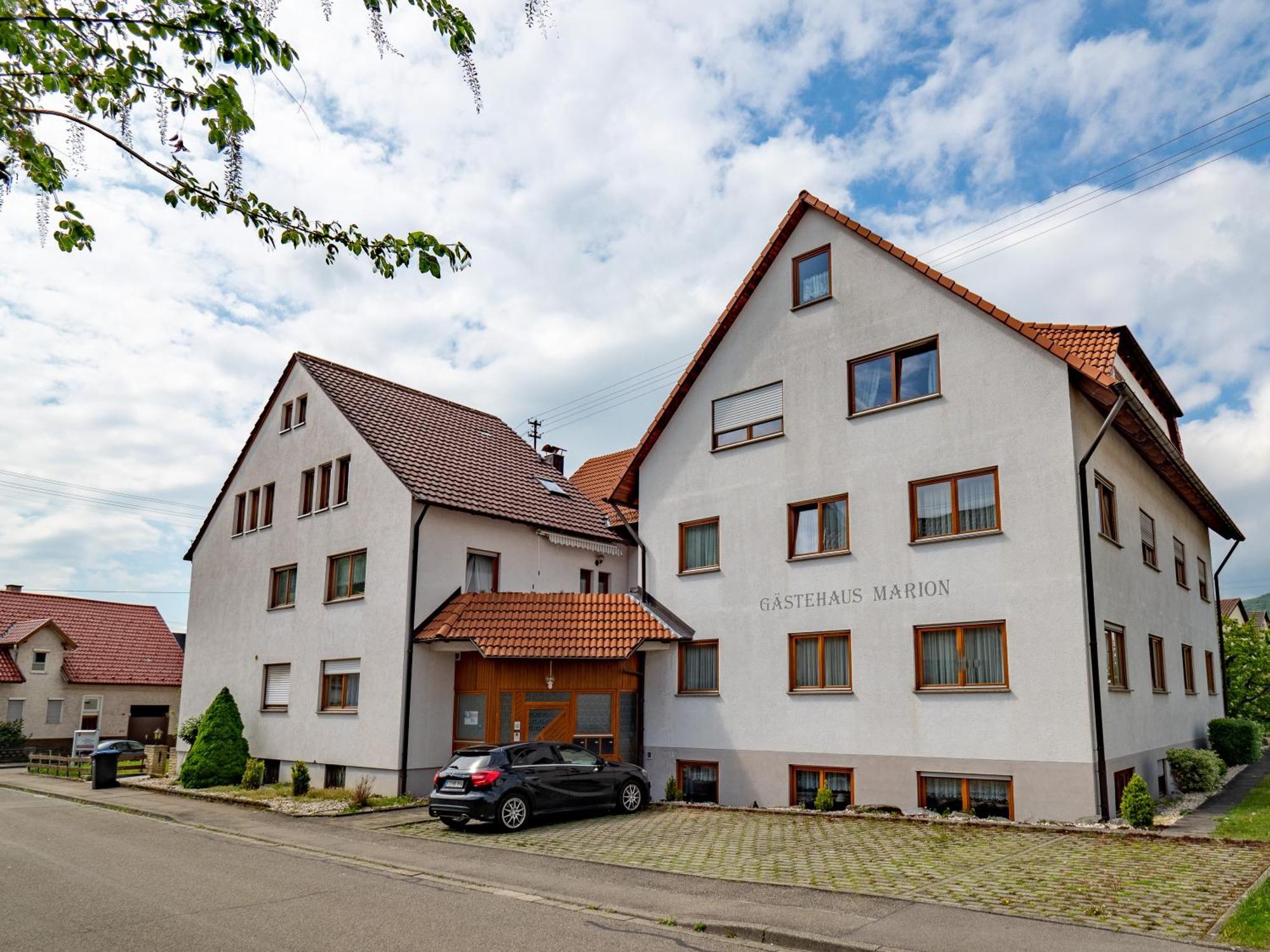 Gaestehaus Marion Dettingen an der Erms Buitenkant foto